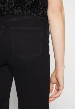Straight Leg Jeans -Black Denim -Anna Field 07252ef8cf95467ebfa4b5e6a967e501 scaled