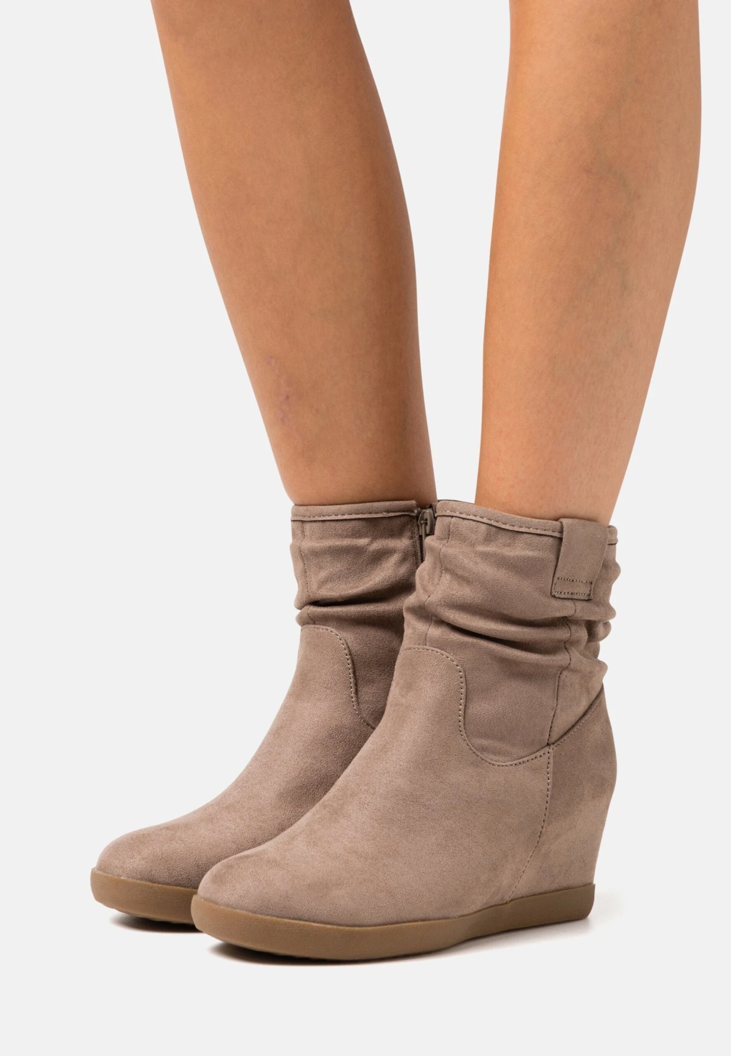 Anna Field Winter Boot - Enkellaarsjes Met Sleehak - Taupe 1 Anna Field Winter Boot - Enkellaarsjes Met Sleehak - Taupe