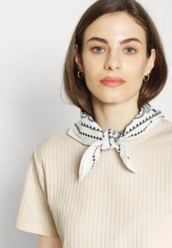 Top Skirt Set - Kokerrok - 003 - Off-White -Anna Field 17d77307363e48c6bd680b42cdfb7bf7 scaled