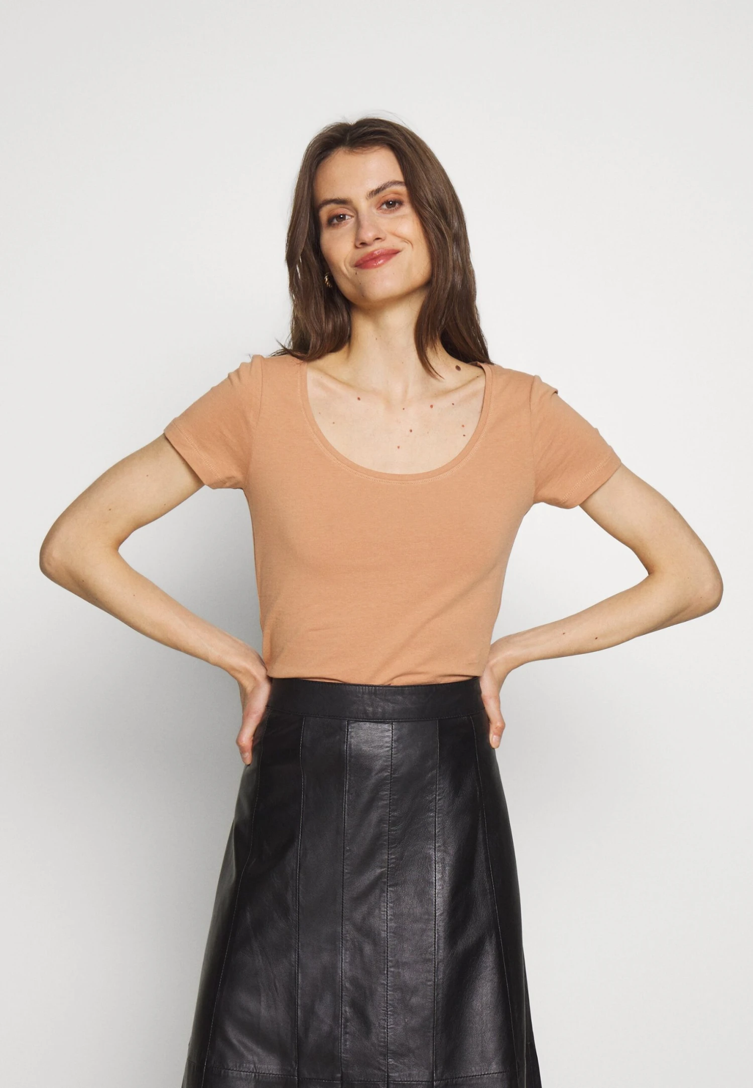 Anna Field 3 Pack - T-Shirt Basic - White/Camel/Black 5 Anna Field 3 Pack - T-Shirt Basic - White/Camel/Black - Afbeelding 5