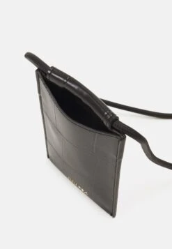 Anna Field Telefoonhoesje - Black 7 Anna Field Telefoonhoesje - Black -Anna Field 235d0411d51a4c6a8e34f467e7bd4c6b scaled