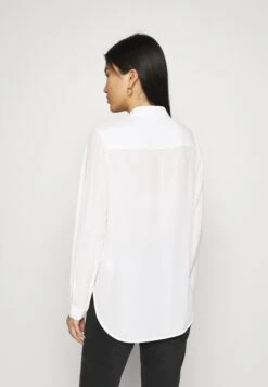 Anna Field Basic Blouse With Front Pockets - Overhemdblouse - Offwhite 10 Anna Field Basic Blouse With Front Pockets - Overhemdblouse - Offwhite -Anna Field 25b2dcdd81114e48bf79bfc23d5bd020 scaled