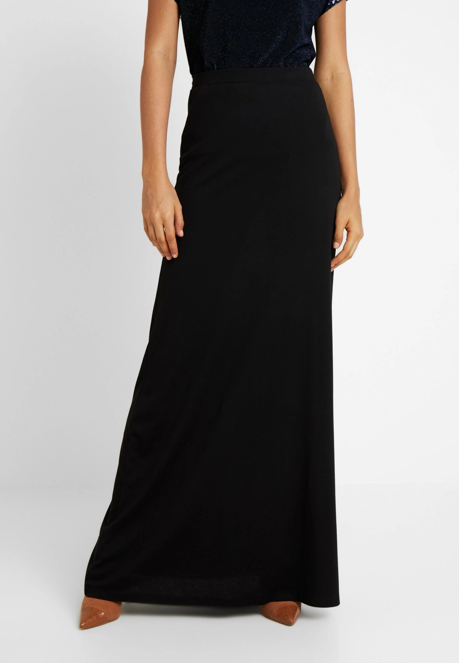 Maxirok - Black 1 Maxirok - Black