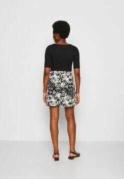 Anna Field Shorts - Black/Off-White -Anna Field 3a9846adea8c4808a36cdb49e64ed70f scaled