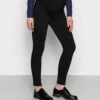 Slim Fit Jeans - Black