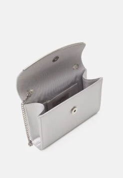 Anna Field Clutch - Silver -Anna Field 80dfc00170724781b3ca38377c473a09 scaled