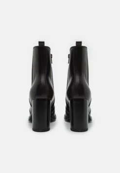 Leather- Enkellaarsjes Met Hoge Hak - Black -Anna Field 8285c3f6f7d94045bb79e27db56d5a46 scaled