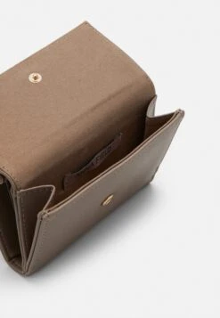 Anna Field Portemonnee - Taupe -Anna Field 88a4b2fe87fe478ebe563eb3de3b5baa scaled