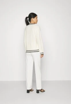 Anna Field Vest - White/Black -Anna Field b3573ce39b624ebdabaf4c06f45e16d0 scaled