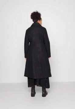 Mantel - Black -Anna Field b4270905524742c29ed0a545693b44cf scaled