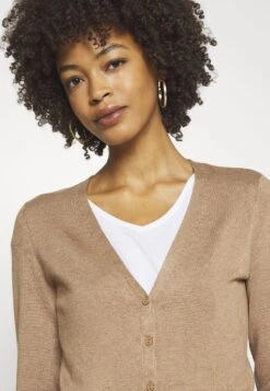 Anna Field Vest - Camel 9 Anna Field Vest - Camel -Anna Field b7e76a0d24114d6d9571611fad048437 scaled