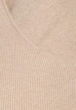 Trui - Sand 5 Trui - Sand -Anna Field be2497811a4346e2aa287f811c02f557 scaled