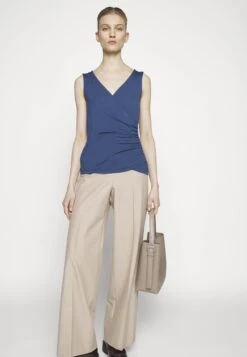 Anna Field Top - Dark Blue -Anna Field bfb2baf6281445d2a2d642edb3903f30 scaled