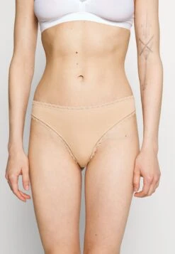 Anna Field 5 Pack - String - Black/White/Nude 12 Anna Field 5 Pack - String - Black/White/Nude -Anna Field c2e100bd30ac4d5c9b2fbf8caf7fe373 scaled