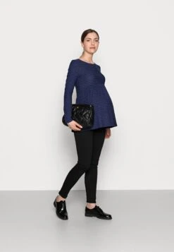 Anna Field -Anna Field de4c37b3ac2e462890df75600d40a7c8 scaled