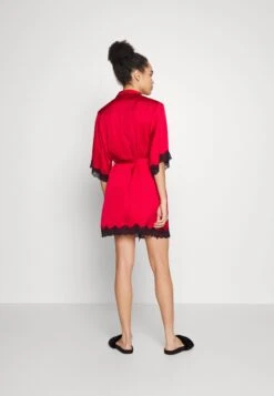 Anna Field 4 Piece Gift Set - Pyjama - Black/Red -Anna Field e0ccded8c7104ccc8e6b6713104fa024 scaled