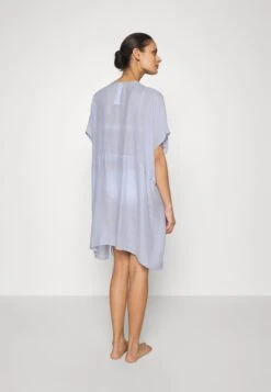 Anna Field Printed Short Kimono / 606 - Khaki_003 - Off-White - Strandaccessoire - 502 - Blue -Anna Field ebe4555cc27f4c5990f5824b3719746a scaled