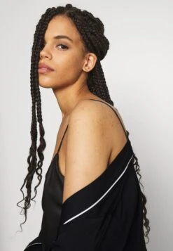 Anna Field Amanda Satin Dressing Gown - Badjas - Black -Anna Field eed1478cfddd45b9a2232895a3abc79a scaled