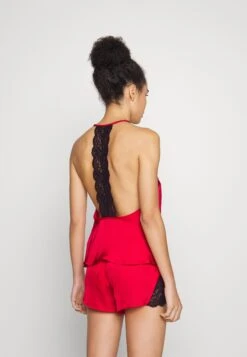 Anna Field 4 Piece Gift Set - Pyjama - Black/Red -Anna Field f10826b14a8f46d2a659fa13b35c53d6 scaled